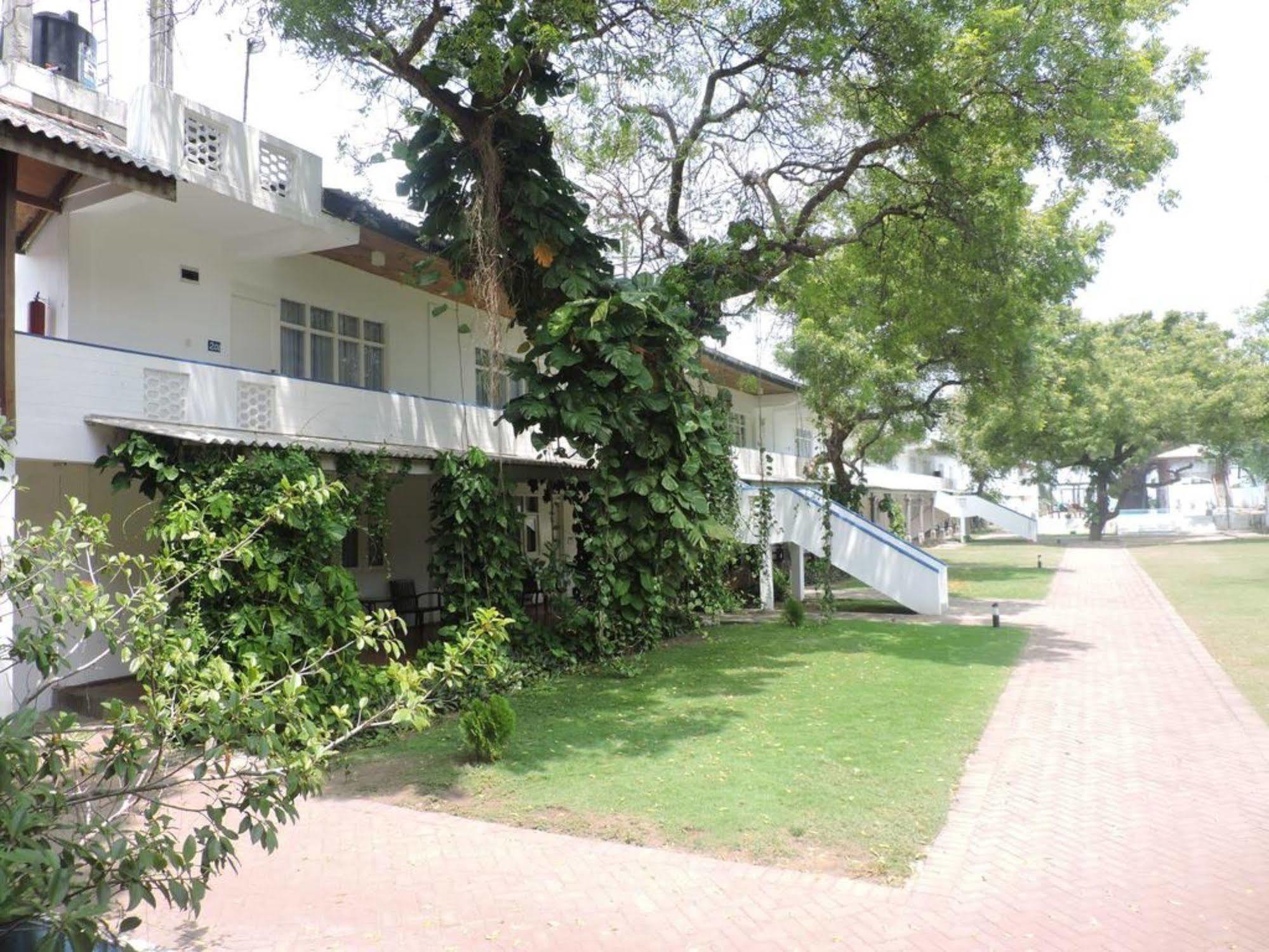 Pigeon Island Beach Resort And Spa Nilaveli Exterior photo